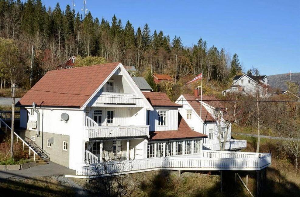 Fossekailn ligger flott til på Statland, og har restaurant med stort kjøkken og pub. (Foto: Privat)